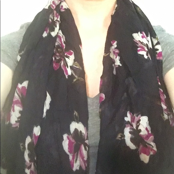 Ann Taylor Factory Accessories - Brand new navy floral print scarf
